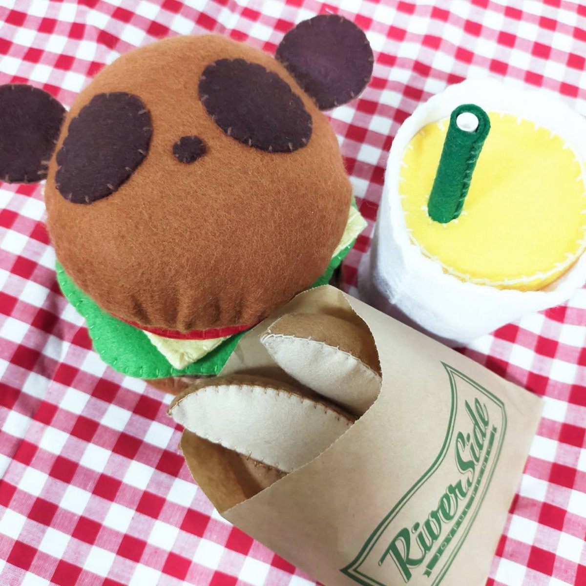 フェルトのパンダバーガーセット（バーガー・ポテト・ドリンク）