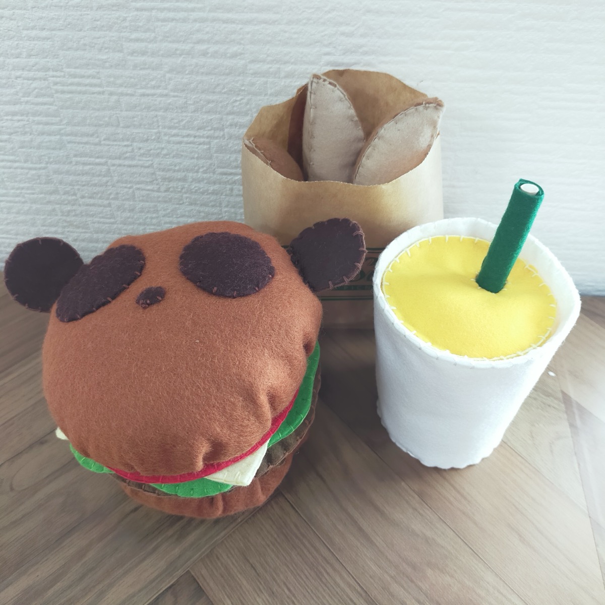 パンダさんバーガー・ポテト・ドリンクの3点セット